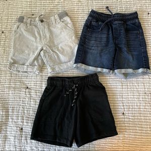 Lot of boys shorts Cat & Jack 4T